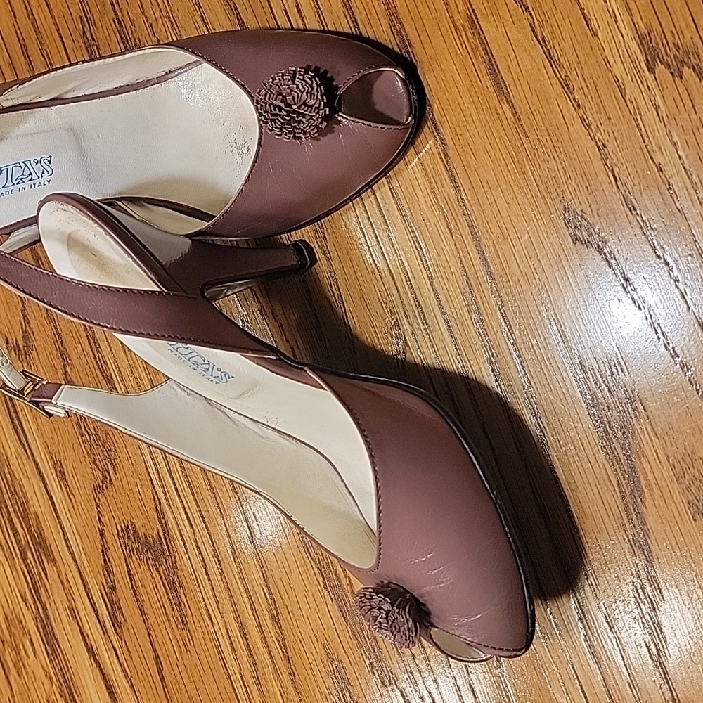 Lady's shoe